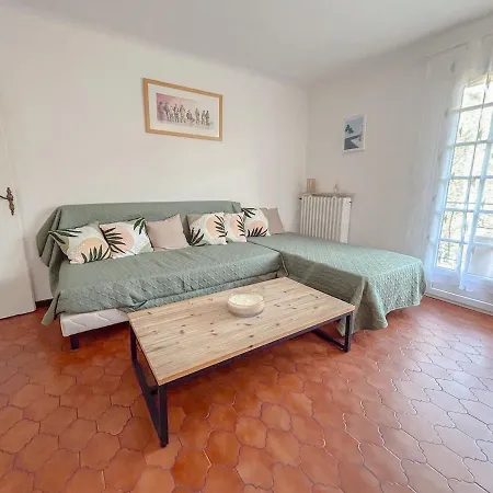 Spacieux T3 Avec Terrasse A 아파트 Fréjus